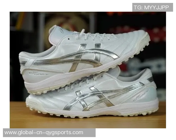 探索足球鞋C3的卓越性能与舒适体验助你在赛场上大放异彩